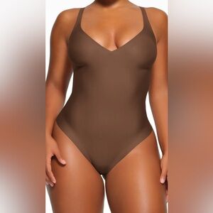 SKIMS BODY Plunge Bodysuit (Retails $80)